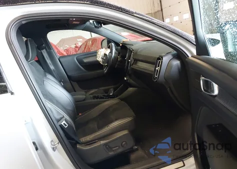 2021 Volvo Xc40 T5 R-Design из США, поврежденный, VIN YV4162UM9M2608943